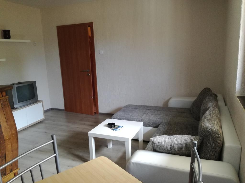 Apartment Nela Funtana Εξωτερικό φωτογραφία